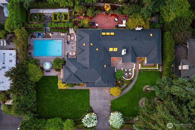 8826 NE 2nd Place, Medina, WA 98039