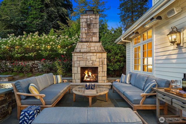 8826 NE 2nd Place, Medina, WA 98039