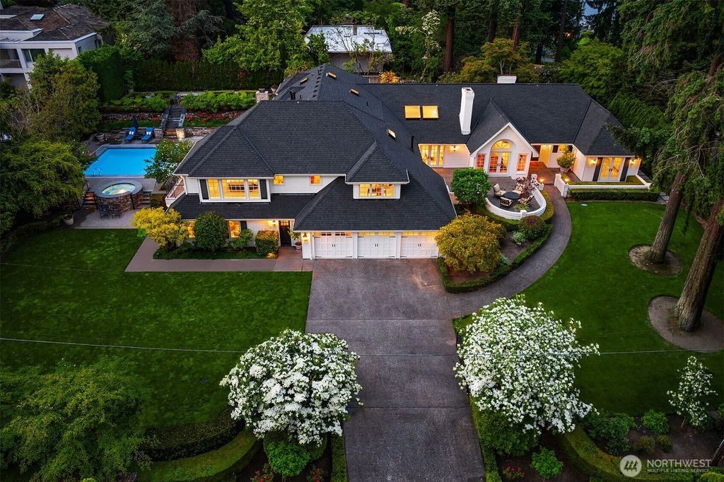 8826 NE 2nd Place, Medina, WA 98039
