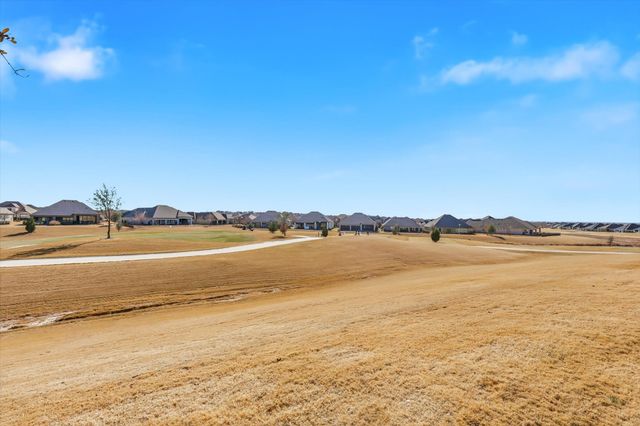 11301 Drinkwater Drive, Denton, TX 76207