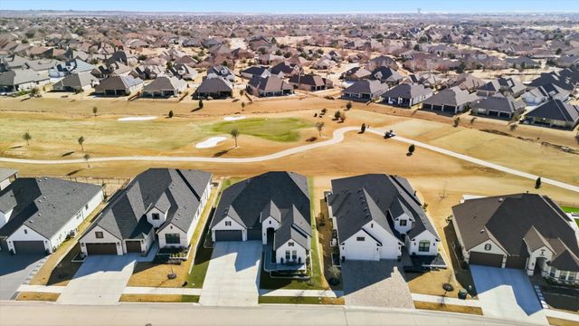 11301 Drinkwater Drive, Denton, TX 76207