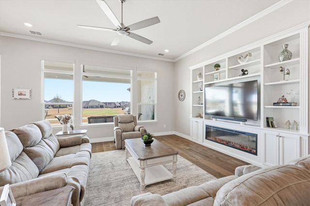 11301 Drinkwater Drive, Denton, TX 76207