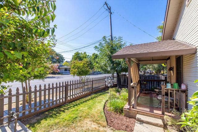 6774 Yount St, Yountville, CA 94599