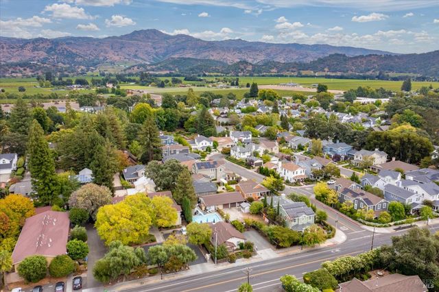 6774 Yount St, Yountville, CA 94599
