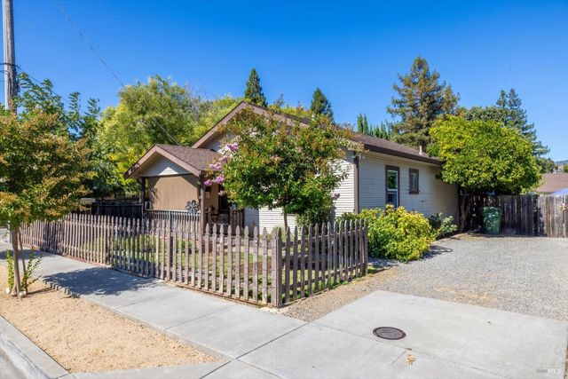 6774 Yount St, Yountville, CA 94599