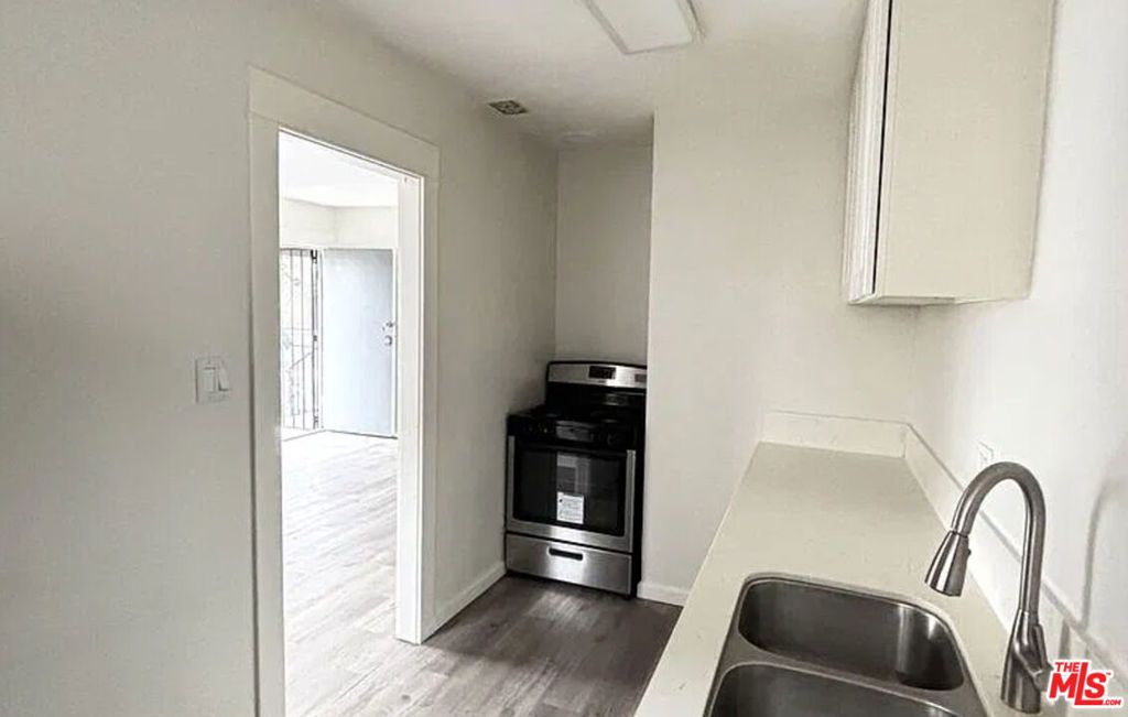 1457 52nd Street, Los Angeles, CA 90062 — photo 2