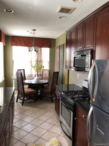 7219 Sandy Dune Way, Arverne, NY 11692