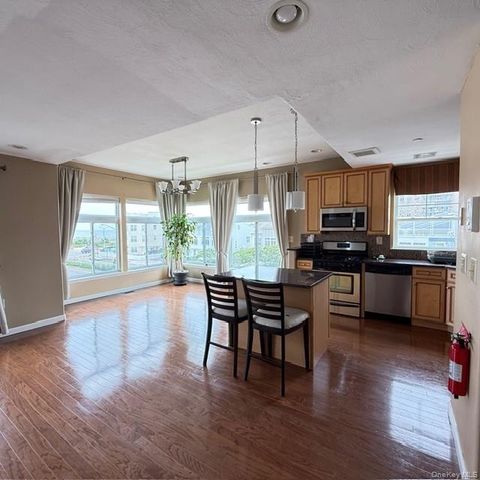 7219 Sandy Dune Way, Arverne, NY 11692