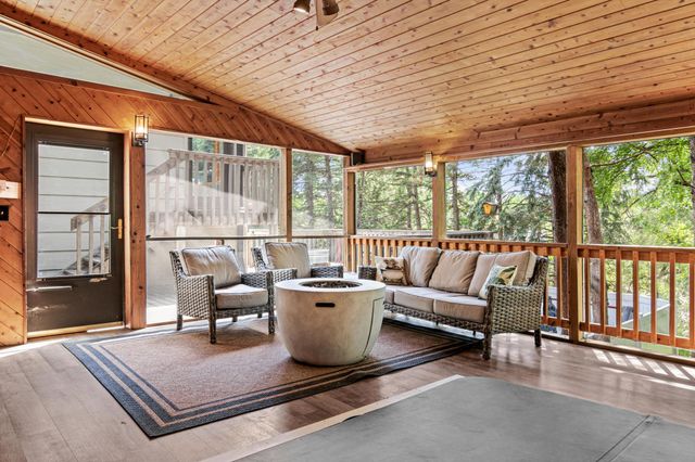 1570 Lakeview Curve, Eagan, MN 55122