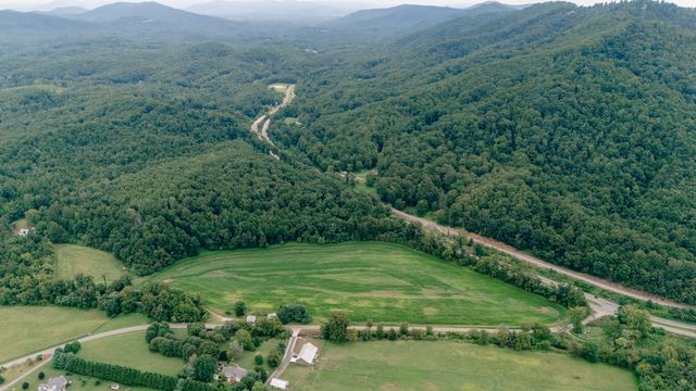 27225 Virgil H Goode Hwy, Boones Mill, VA 24065