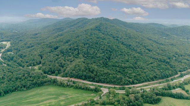 27225 Virgil H Goode Hwy, Boones Mill, VA 24065