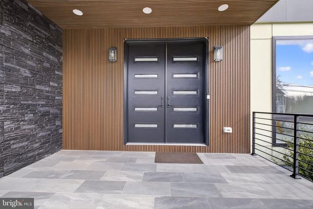 1815 PEABODY DR, Falls Church, VA 22043