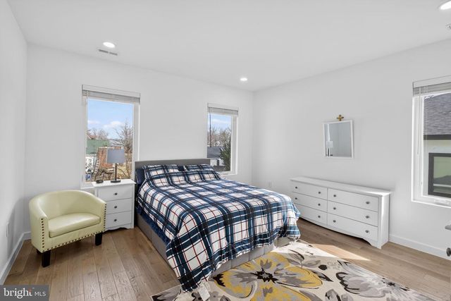 1815 PEABODY DR, Falls Church, VA 22043