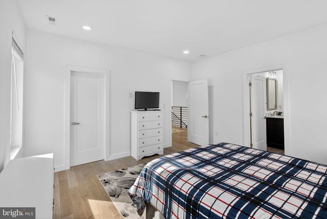 1815 PEABODY DR, Falls Church, VA 22043