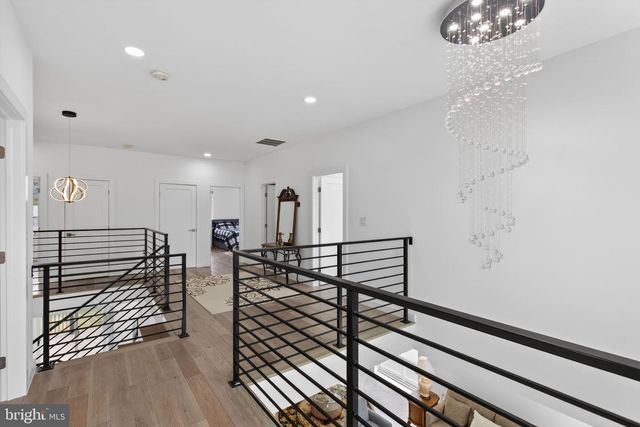 1815 PEABODY DR, Falls Church, VA 22043