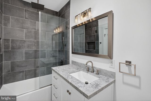 1815 PEABODY DR, Falls Church, VA 22043