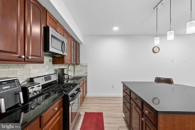 1815 PEABODY DR, Falls Church, VA 22043