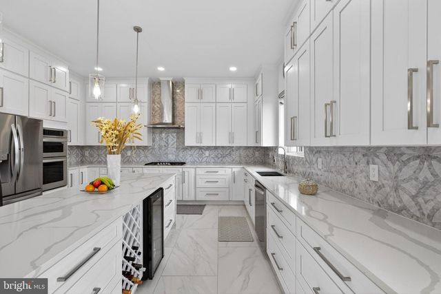 1815 PEABODY DR, Falls Church, VA 22043