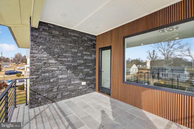 1815 PEABODY DR, Falls Church, VA 22043