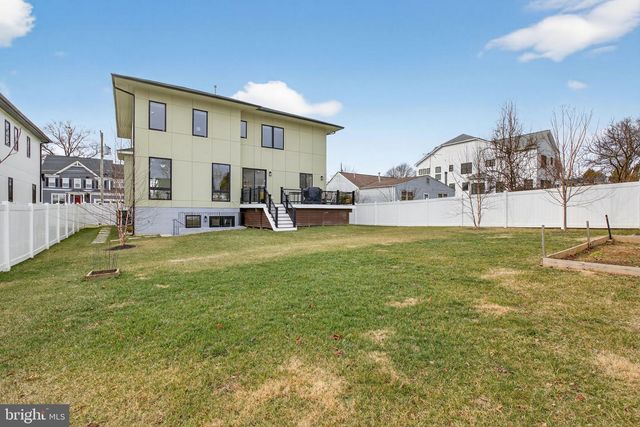 1815 PEABODY DR, Falls Church, VA 22043