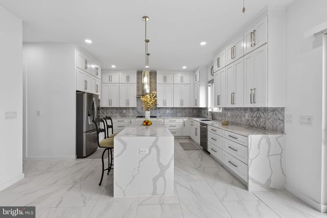 1815 PEABODY DR, Falls Church, VA 22043