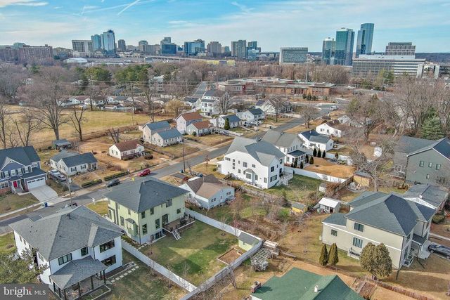 1815 PEABODY DR, Falls Church, VA 22043