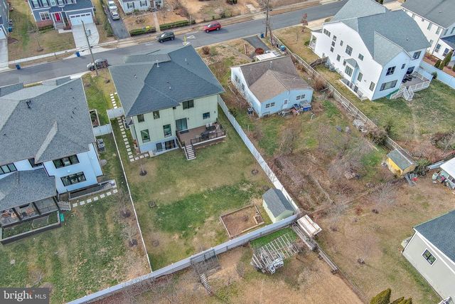 1815 PEABODY DR, Falls Church, VA 22043