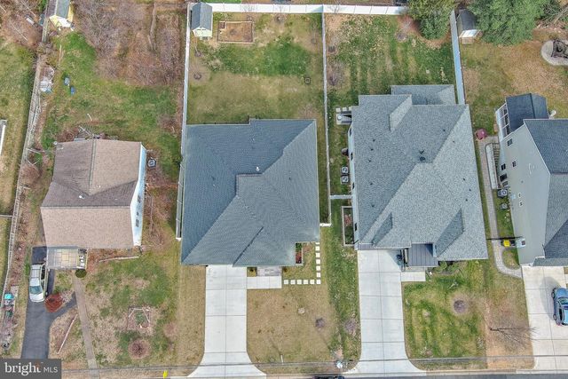 1815 PEABODY DR, Falls Church, VA 22043