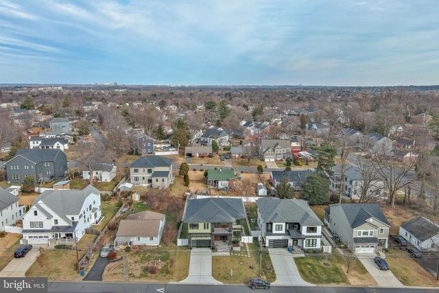 1815 PEABODY DR, Falls Church, VA 22043