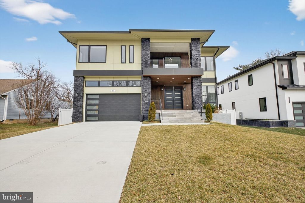 1815 PEABODY DR, Falls Church, VA 22043