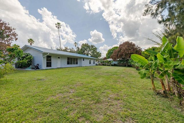 320 Chamberlain Boulevard, Fort Pierce, FL 34946