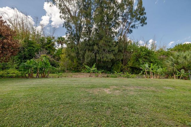 320 Chamberlain Boulevard, Fort Pierce, FL 34946