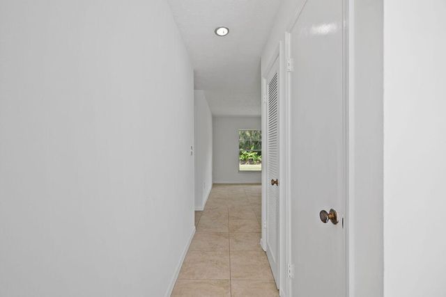 320 Chamberlain Boulevard, Fort Pierce, FL 34946