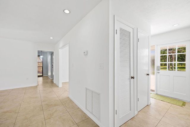 320 Chamberlain Boulevard, Fort Pierce, FL 34946