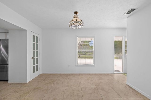 320 Chamberlain Boulevard, Fort Pierce, FL 34946