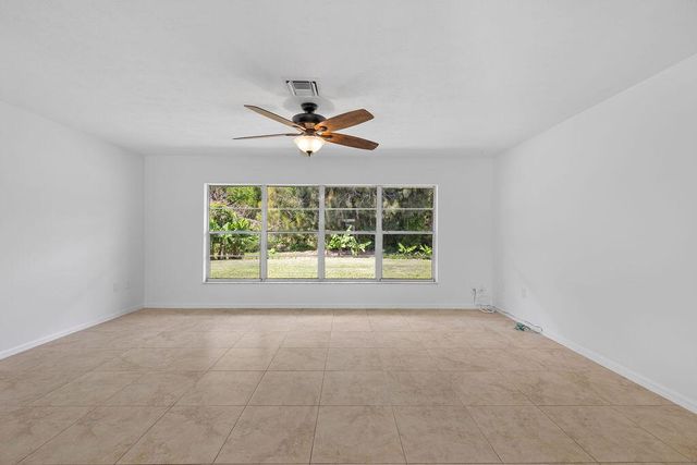 320 Chamberlain Boulevard, Fort Pierce, FL 34946