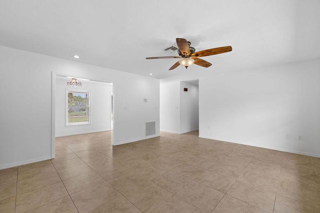 320 Chamberlain Boulevard, Fort Pierce, FL 34946