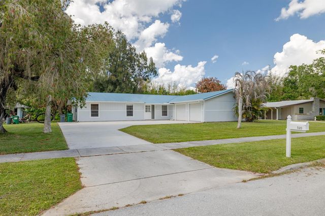 320 Chamberlain Boulevard, Fort Pierce, FL 34946