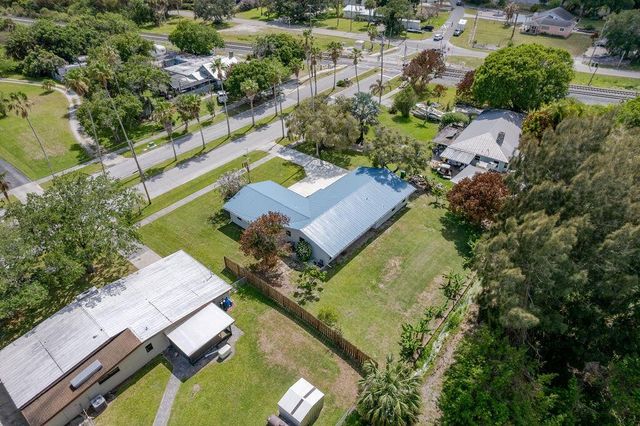 320 Chamberlain Boulevard, Fort Pierce, FL 34946