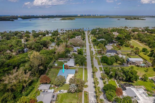 320 Chamberlain Boulevard, Fort Pierce, FL 34946