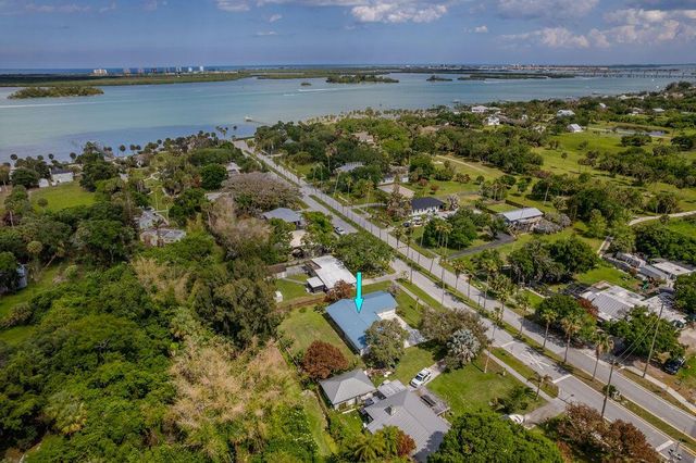 320 Chamberlain Boulevard, Fort Pierce, FL 34946