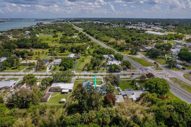 320 Chamberlain Boulevard, Fort Pierce, FL 34946