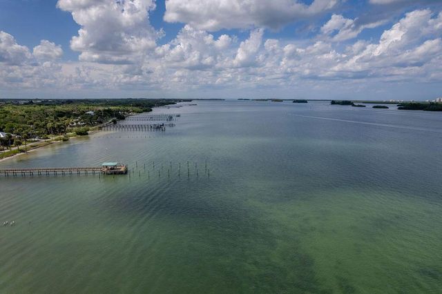 320 Chamberlain Boulevard, Fort Pierce, FL 34946