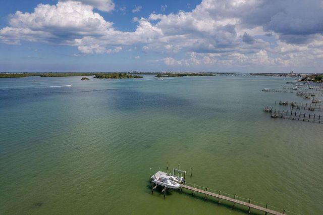 320 Chamberlain Boulevard, Fort Pierce, FL 34946