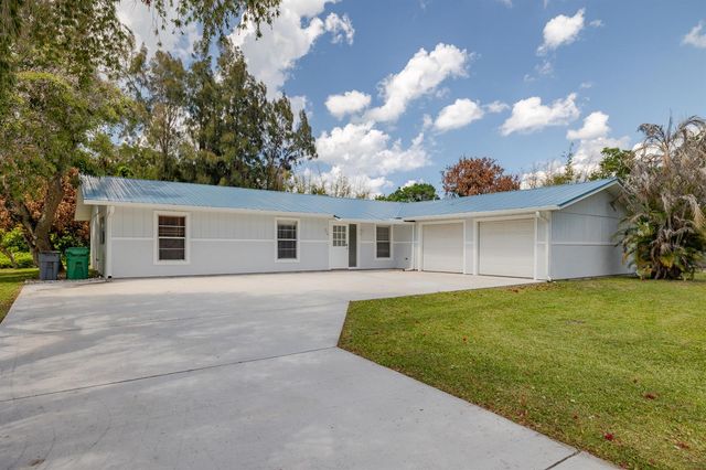 320 Chamberlain Boulevard, Fort Pierce, FL 34946