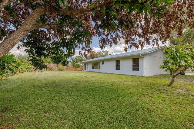 320 Chamberlain Boulevard, Fort Pierce, FL 34946