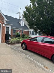 9 E VILLAGE RD E #9, Newark, DE 19713