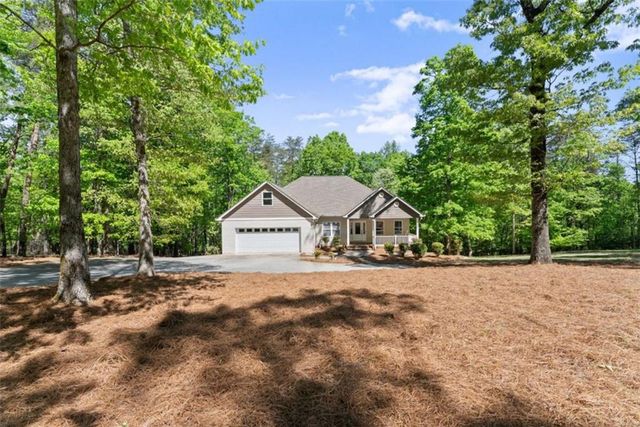45 Holcomb Drive, Cleveland, GA 30528