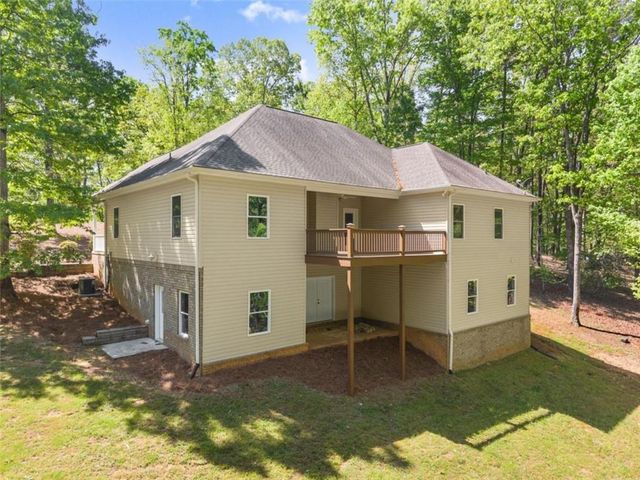 45 Holcomb Drive, Cleveland, GA 30528