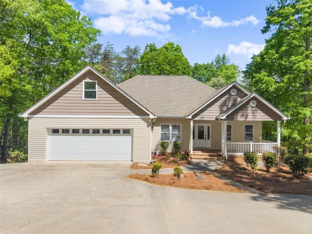 45 Holcomb Drive, Cleveland, GA 30528
